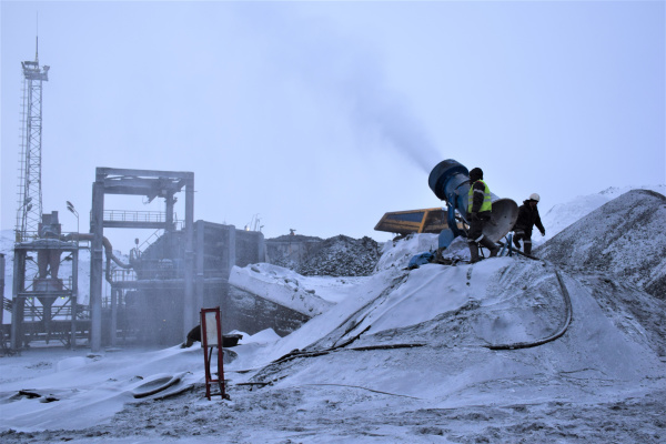 Разрез «Березовский» запустил генераторы снегового пылеподавления