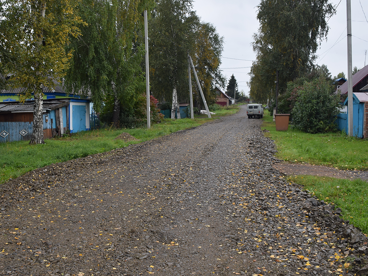 Сельские дороги сразу в двух районах приводит в порядок разрез Березовский. Стройсервис