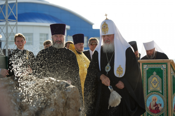 Патриарх Кирилл встретился с горняками Кузбасса на разрезе «Стройсервиса»
