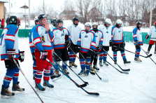 Фотография. Товарищеский хоккейный матч в п. Рассвет