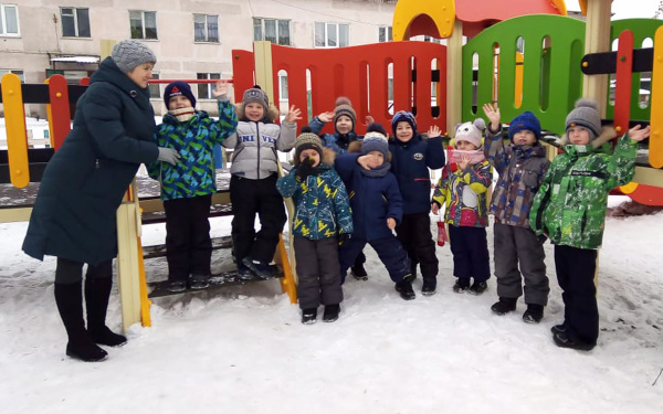 Разрез «Пермяковский» подарил детскую площадку маленьким селянам