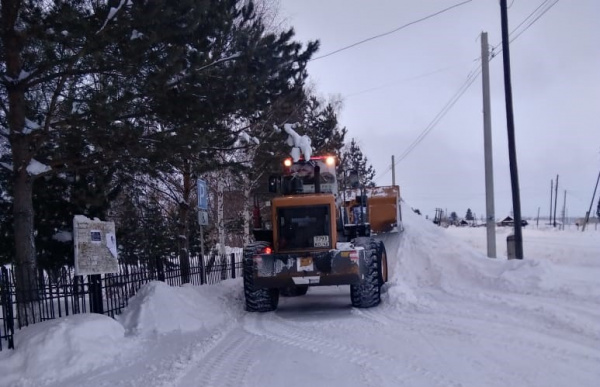 Разрез «Пермяковский» освобождает от снега села Беловского района