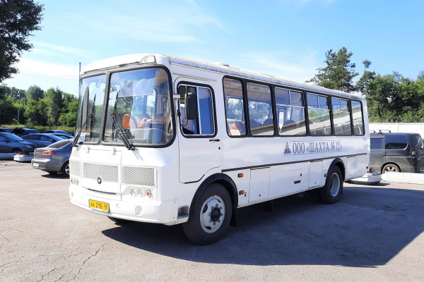 Новые автобусы для перевозки рабочих поступили на «Шахту №12»