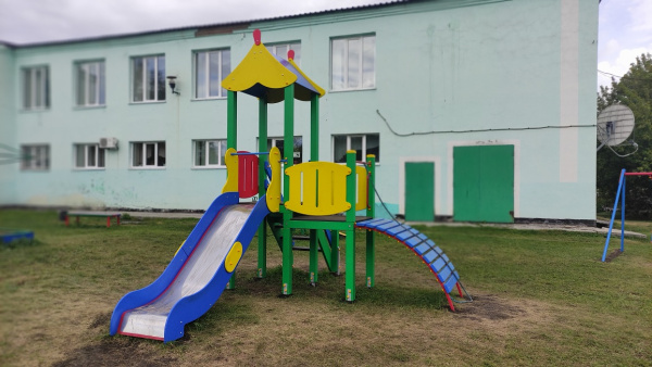 Игровые площадки и уличные тренажеры установил разрез «Пермяковский» в Евтинском сельском поселении