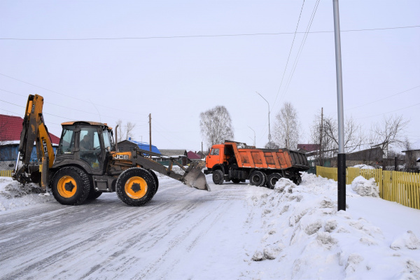 Техника разреза «Березовский» вышла на расчистку сельских дорог