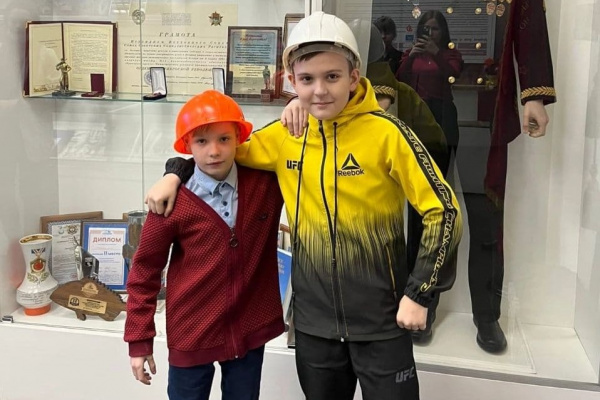 Киселевским школьникам провели экскурсию по музею шахтерской славы «Шахты №12»