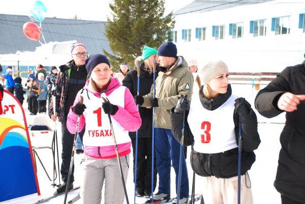 Работники «Губахинского кокса» приняли участие в городской «Лыжне-2022»
