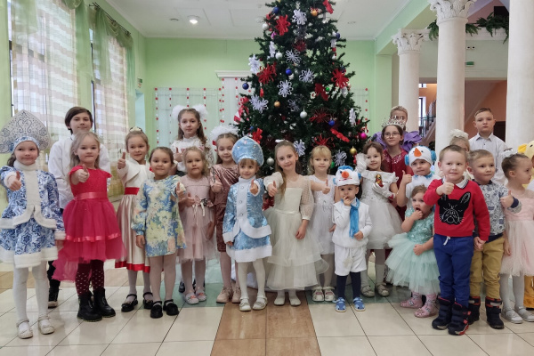 Более 1500 детей сотрудников поучаствовали в новогодних утренниках предприятий «Стройсервиса»