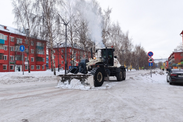 Техника «Шахты №12» расчистила дороги частного сектора Киселевска