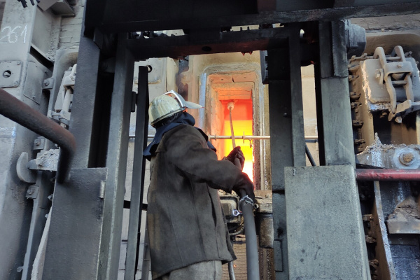 Огнеупорщики «Губахинского кокса» проводят ремонт коксовых печей