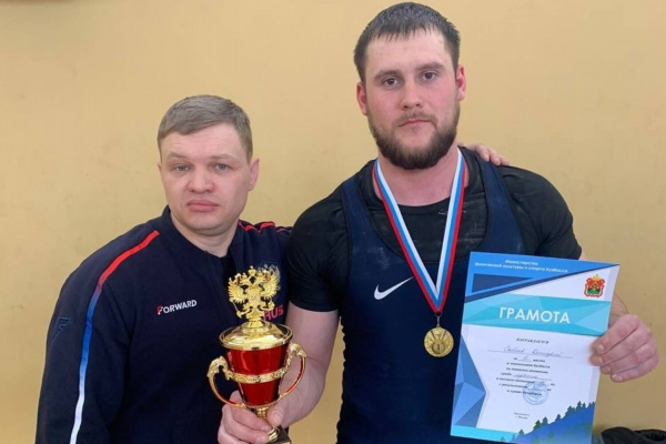 Сотрудник «Барзасского товарищества» стал чемпионом Кузбасса по тяжелой атлетике