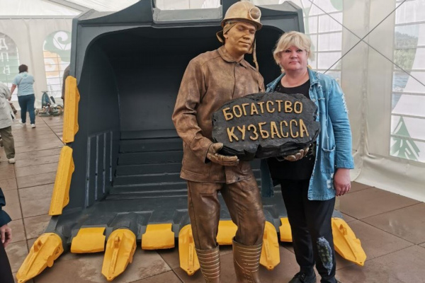 Экскаваторный ковш «Стройсервиса» привлекал внимание гостей шахтерского сабантуя в Кемерове