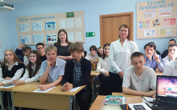 Сотрудники БПЖТ провели уроки профориентации в школах беловского округа