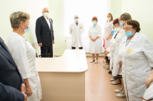 Фотография. Открытие поликлиники в п. Северный Маганак, построенной за счет средств разреза «Березовский» и «Шахты №12»