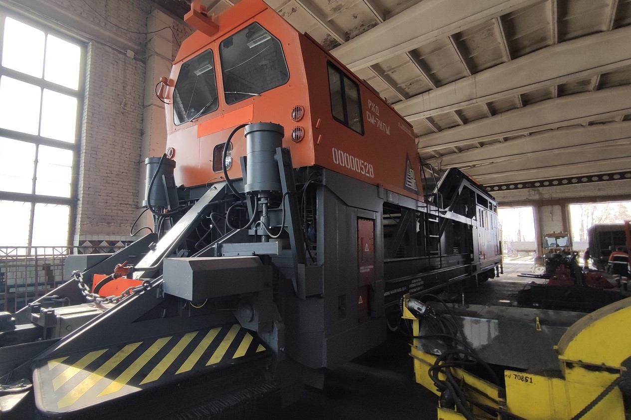 Новая головная машина снегоуборочного поезда поступила в БПЖТ