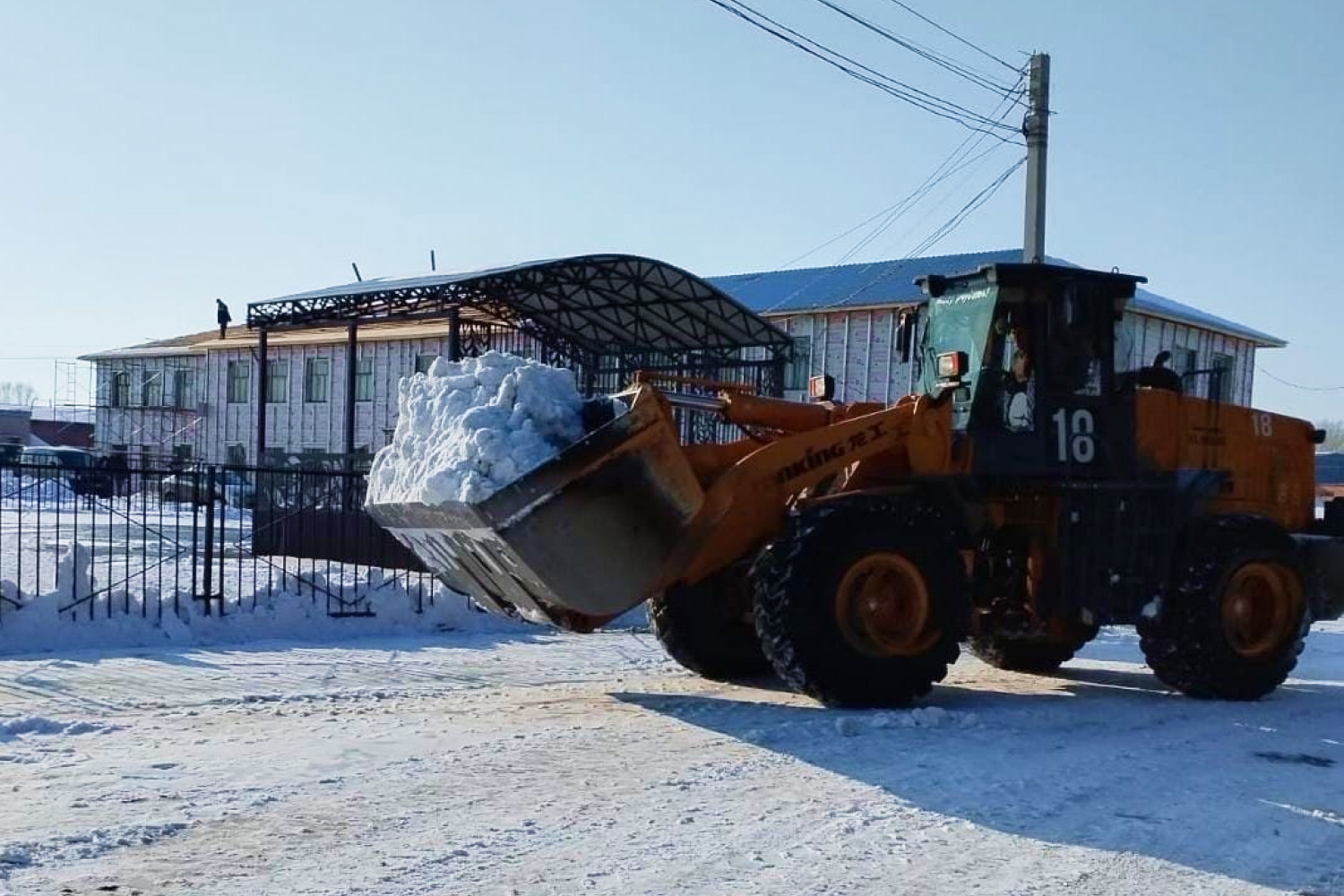 Разрез «Пермяковский» помог очистить от снега село Пермяки Беловского округа