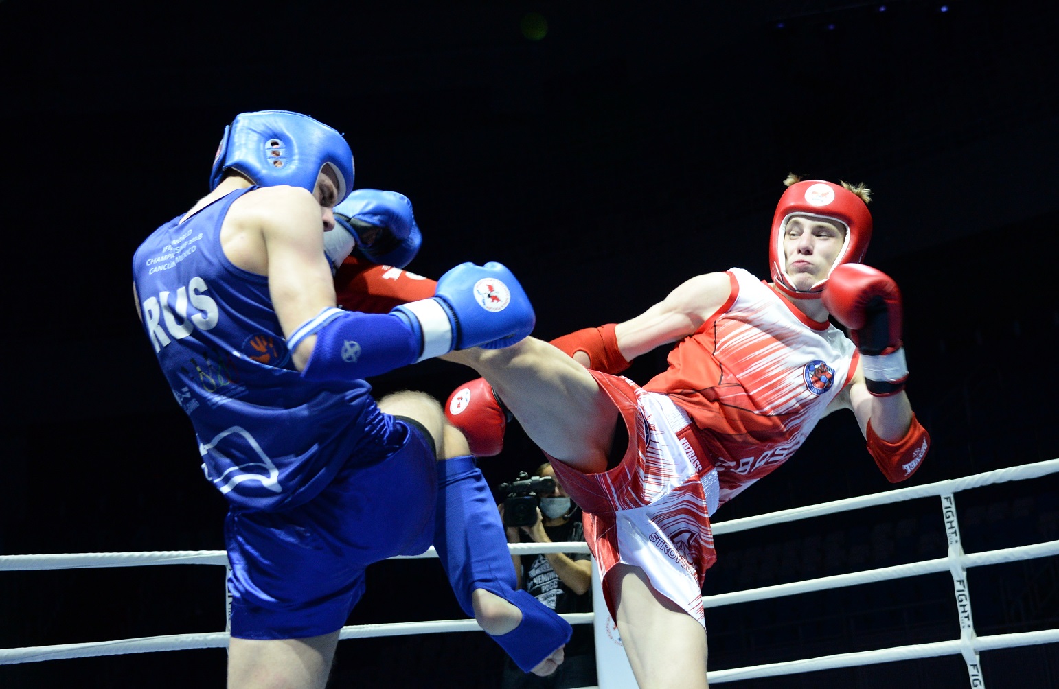 Кузбасские бойцы стали победителями 25-го чемпионата России по тайскому боксу. Стройсервис