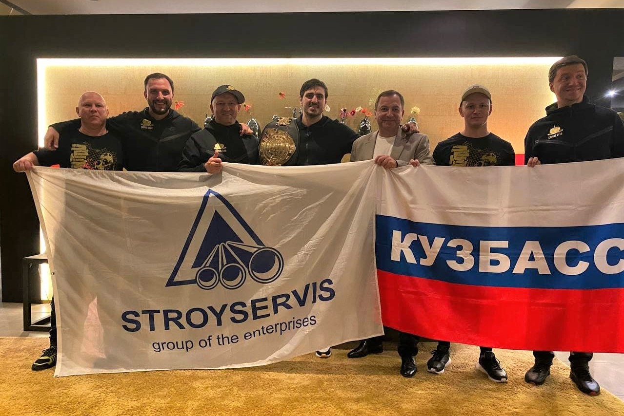 Артем Вахитов стал семикратным чемпионом мира по версии Glory при поддержке АО Стройсервис. Стройсервис