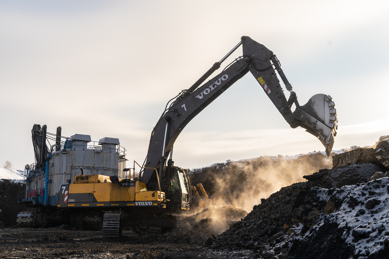 1,5 млн тонн угля добыли в январе горняки предприятий АО Стройсервис. Стройсервис