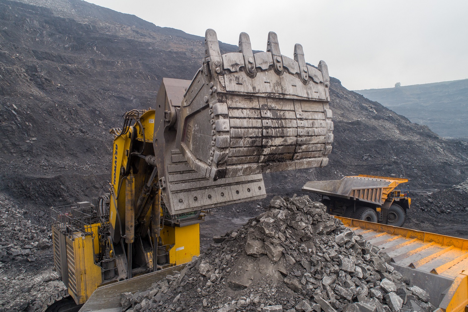 6,8 млн тонн угля добыли с начала 2022 года горняки АО Стройсервис. Стройсервис