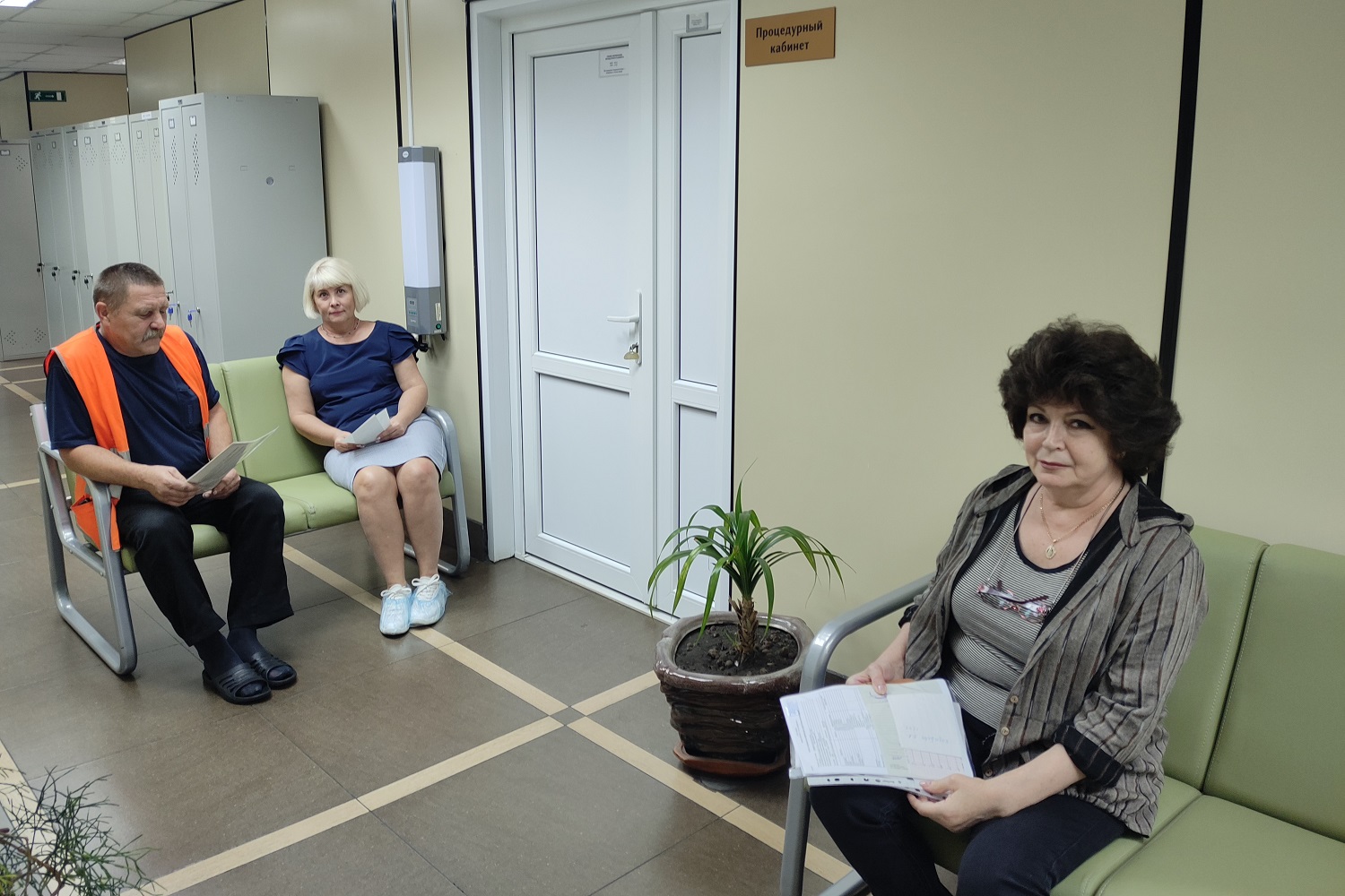 Сотрудники разреза Березовский бесплатно проходят обследования по корпоративному полису ДМС. Стройсервис