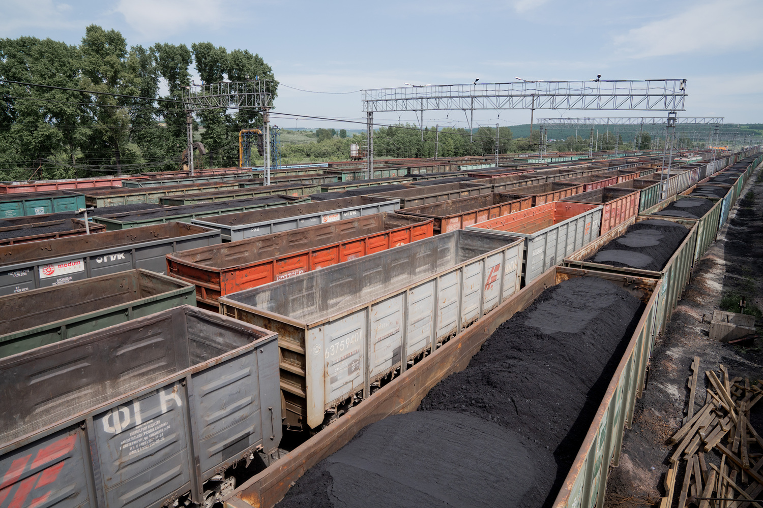 Почти 10 млн тонн угля отгружено потребителям с начала 2022 года компанией АО Стройсервис. Стройсервис