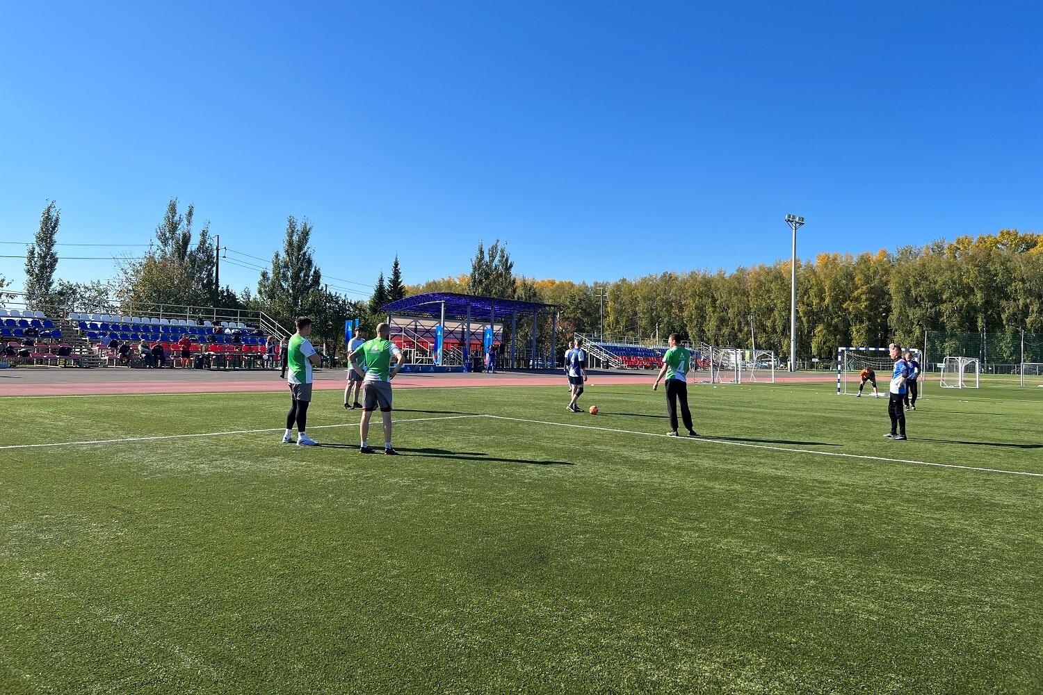 Стройсервис организовал товарищеский турнир по мини-футболу среди кузбасских организаций. Стройсервис