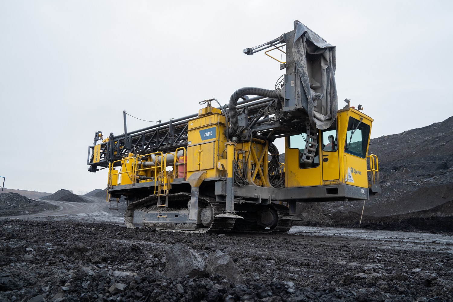 10,6 млн тонн угля поставила потребителям с начала 2022 года компания АО Стройсервис. Стройсервис