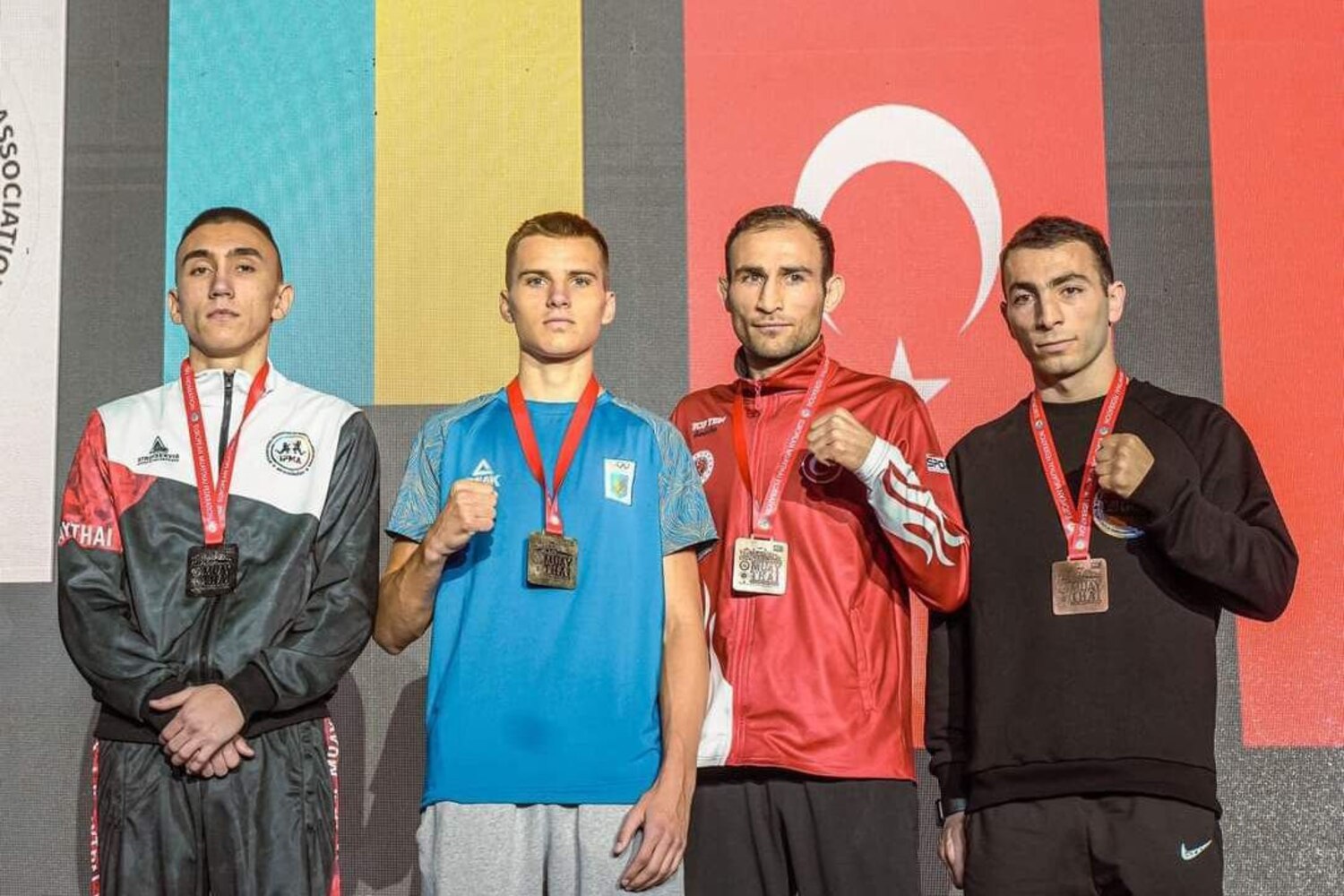 Таланты тайского бокса из Кузбасса покорили чемпионат Европы в Турции и принесли российской сборной 5 медалей. Стройсервис