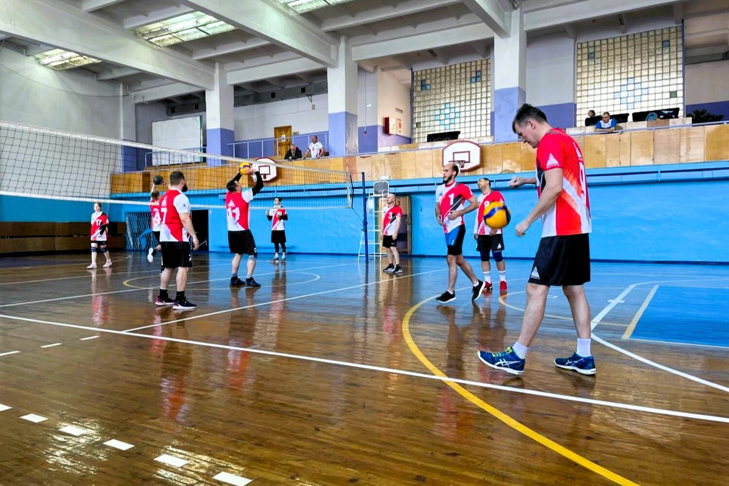 Шахта №12 заняла 1 место на турнире по волейболу среди предприятий Киселевского округа. Стройсервис